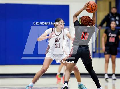 Thumbnail 2 in Tyler Legacy vs. Wylie (UIL 6A D1 Bi-District Playoff) photogallery.