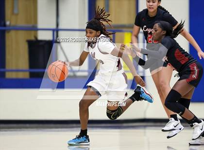 Thumbnail 3 in Tyler Legacy vs. Wylie (UIL 6A D1 Bi-District Playoff) photogallery.