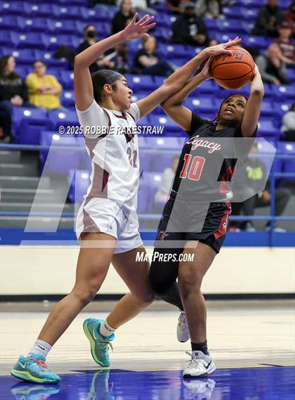 Thumbnail 3 in Tyler Legacy vs. Wylie (UIL 6A D1 Bi-District Playoff) photogallery.