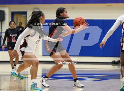 Thumbnail 2 in Tyler Legacy vs. Wylie (UIL 6A D1 Bi-District Playoff) photogallery.
