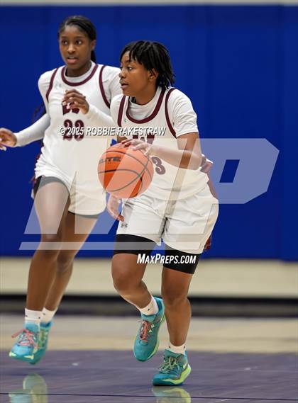 Thumbnail 1 in Tyler Legacy vs. Wylie (UIL 6A D1 Bi-District Playoff) photogallery.