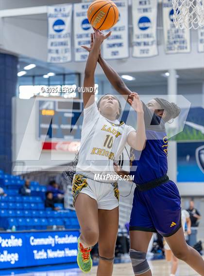 Thumbnail 3 in Evans vs. Academy of Richmond County photogallery.