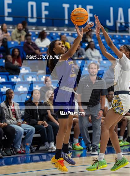 Thumbnail 2 in Evans vs. Academy of Richmond County photogallery.