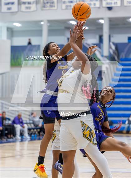 Thumbnail 3 in Evans vs. Academy of Richmond County photogallery.