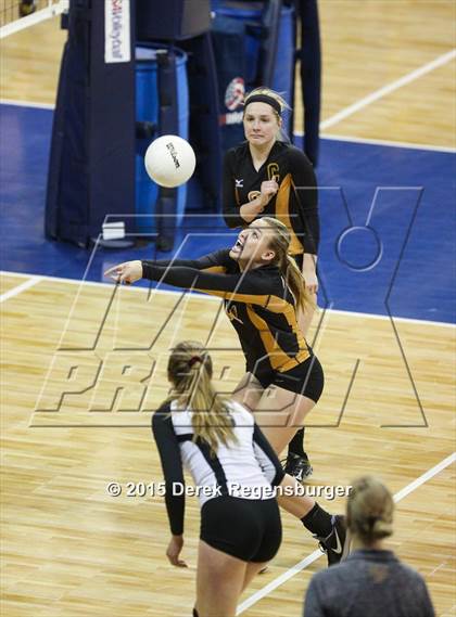 Thumbnail 2 in Arapahoe vs Legend (CHSAA 5A Pool Play) photogallery.