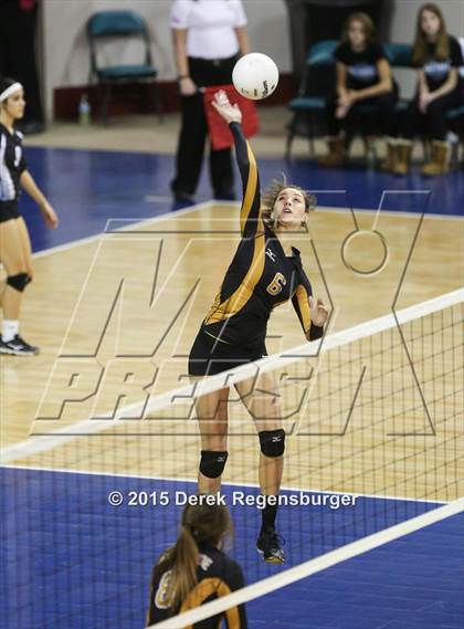 Thumbnail 2 in Arapahoe vs Legend (CHSAA 5A Pool Play) photogallery.