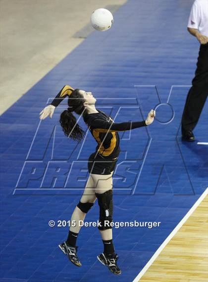 Thumbnail 2 in Arapahoe vs Legend (CHSAA 5A Pool Play) photogallery.