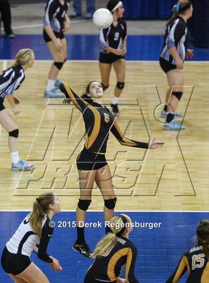 Thumbnail 3 in Arapahoe vs Legend (CHSAA 5A Pool Play) photogallery.