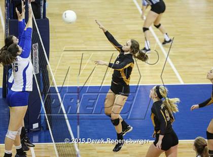 Thumbnail 3 in Arapahoe vs Legend (CHSAA 5A Pool Play) photogallery.