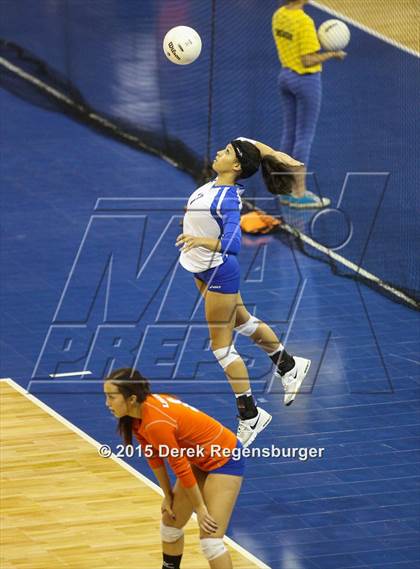 Thumbnail 2 in Arapahoe vs Legend (CHSAA 5A Pool Play) photogallery.