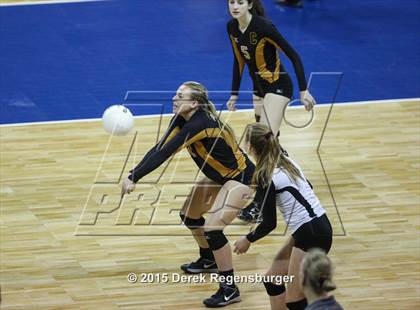 Thumbnail 2 in Arapahoe vs Legend (CHSAA 5A Pool Play) photogallery.