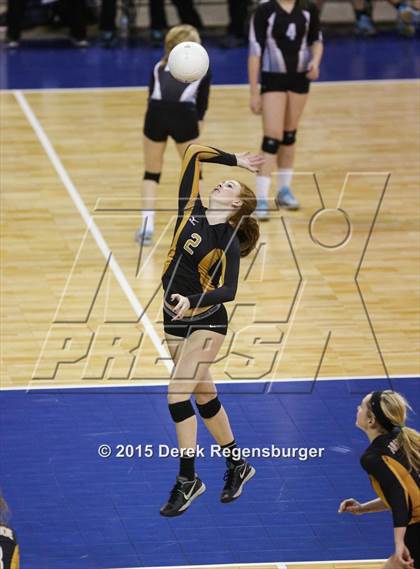 Thumbnail 2 in Arapahoe vs Legend (CHSAA 5A Pool Play) photogallery.