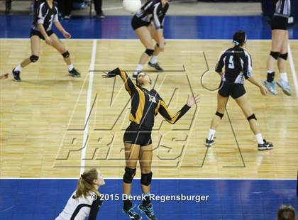 Thumbnail 2 in Arapahoe vs Legend (CHSAA 5A Pool Play) photogallery.