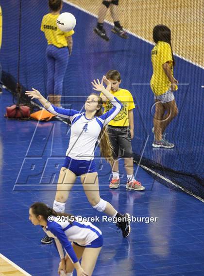 Thumbnail 2 in Arapahoe vs Legend (CHSAA 5A Pool Play) photogallery.