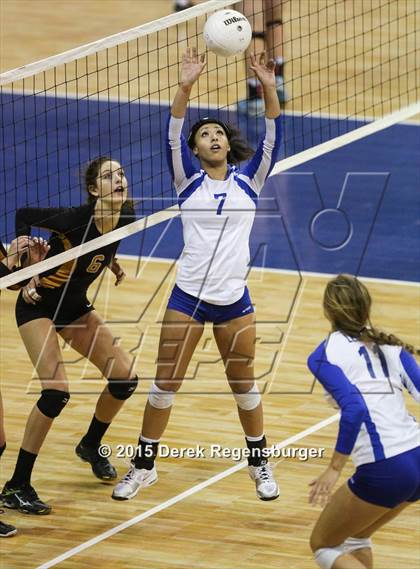 Thumbnail 2 in Arapahoe vs Legend (CHSAA 5A Pool Play) photogallery.