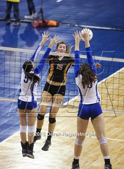 Thumbnail 1 in Arapahoe vs Legend (CHSAA 5A Pool Play) photogallery.