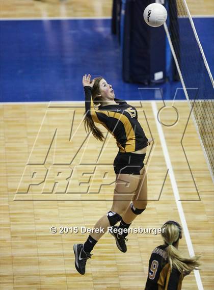 Thumbnail 2 in Arapahoe vs Legend (CHSAA 5A Pool Play) photogallery.