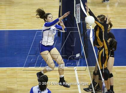 Thumbnail 1 in Arapahoe vs Legend (CHSAA 5A Pool Play) photogallery.
