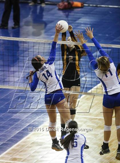 Thumbnail 3 in Arapahoe vs Legend (CHSAA 5A Pool Play) photogallery.