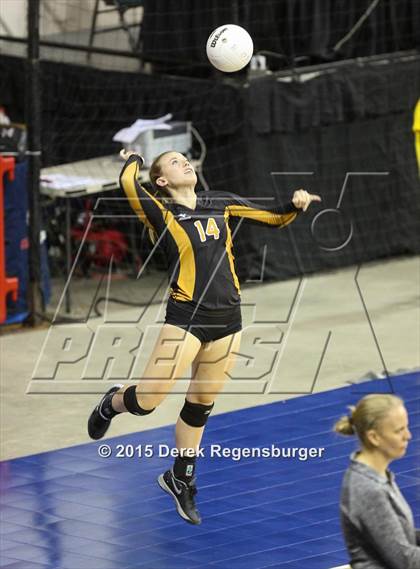 Thumbnail 3 in Arapahoe vs Legend (CHSAA 5A Pool Play) photogallery.