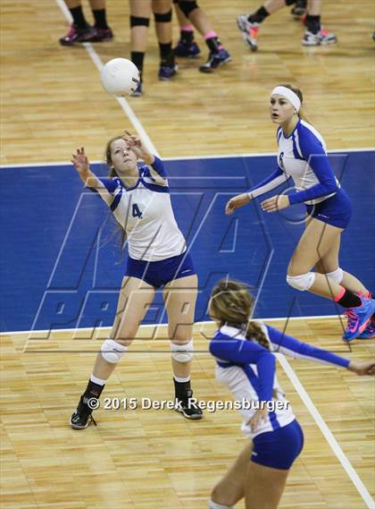 Thumbnail 1 in Arapahoe vs Legend (CHSAA 5A Pool Play) photogallery.