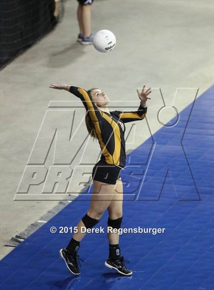 Thumbnail 3 in Arapahoe vs Legend (CHSAA 5A Pool Play) photogallery.