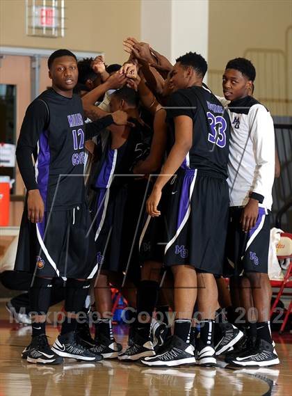 Thumbnail 3 in De La Salle vs. Miller Grove (MaxPreps Holiday Classic) photogallery.