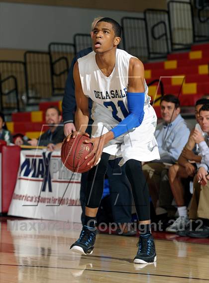 Thumbnail 3 in De La Salle vs. Miller Grove (MaxPreps Holiday Classic) photogallery.