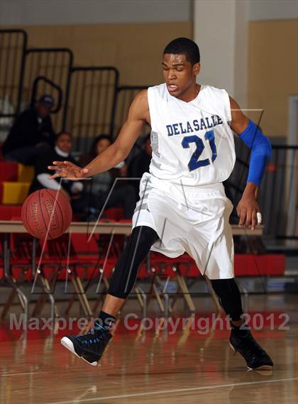 Thumbnail 1 in De La Salle vs. Miller Grove (MaxPreps Holiday Classic) photogallery.