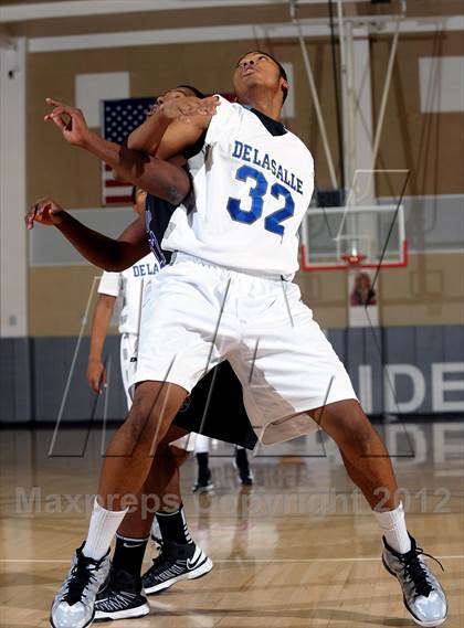 Thumbnail 3 in De La Salle vs. Miller Grove (MaxPreps Holiday Classic) photogallery.