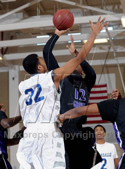 Thumbnail 2 in De La Salle vs. Miller Grove (MaxPreps Holiday Classic) photogallery.