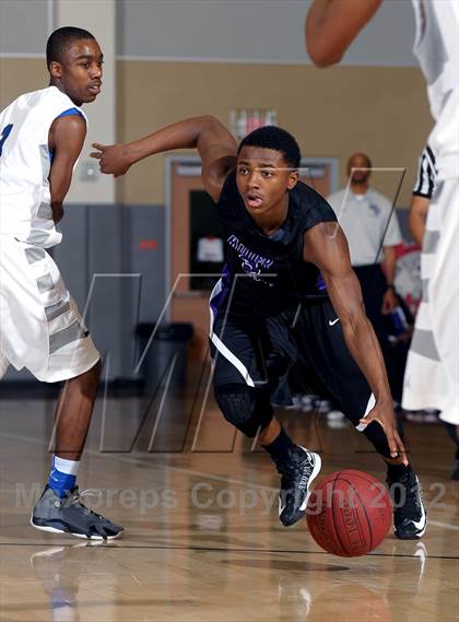Thumbnail 1 in De La Salle vs. Miller Grove (MaxPreps Holiday Classic) photogallery.