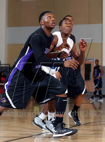 Thumbnail 1 in De La Salle vs. Miller Grove (MaxPreps Holiday Classic) photogallery.