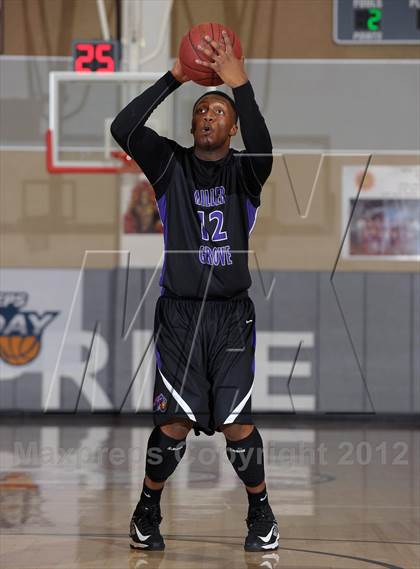 Thumbnail 1 in De La Salle vs. Miller Grove (MaxPreps Holiday Classic) photogallery.