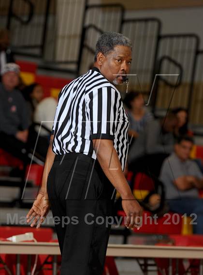 Thumbnail 3 in De La Salle vs. Miller Grove (MaxPreps Holiday Classic) photogallery.
