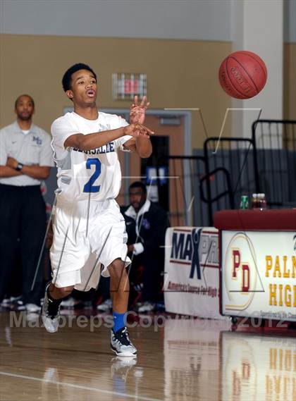 Thumbnail 2 in De La Salle vs. Miller Grove (MaxPreps Holiday Classic) photogallery.