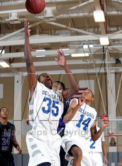 Thumbnail 2 in De La Salle vs. Miller Grove (MaxPreps Holiday Classic) photogallery.