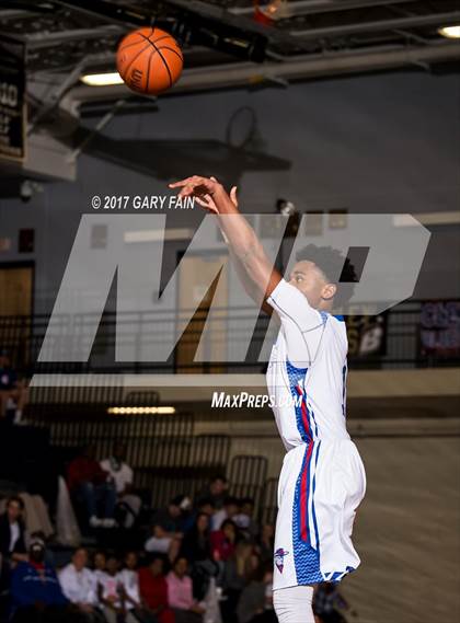 Thumbnail 2 in Cleveland vs East Hamilton (District 5 3A) photogallery.