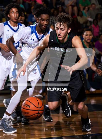 Thumbnail 3 in Cleveland vs East Hamilton (District 5 3A) photogallery.