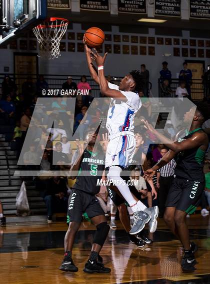Thumbnail 3 in Cleveland vs East Hamilton (District 5 3A) photogallery.