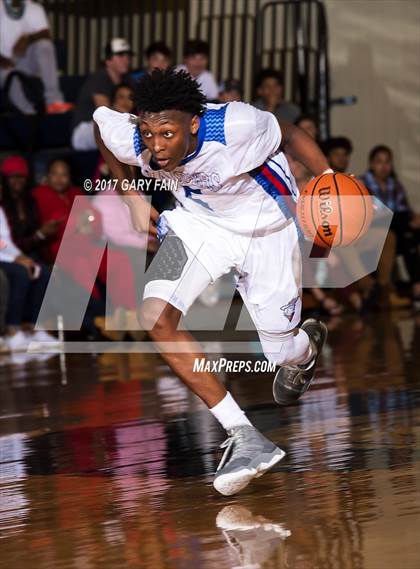 Thumbnail 3 in Cleveland vs East Hamilton (District 5 3A) photogallery.