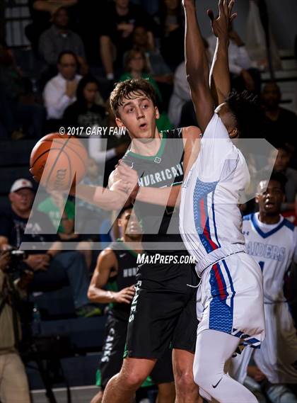 Thumbnail 2 in Cleveland vs East Hamilton (District 5 3A) photogallery.