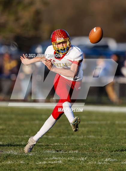 Thumbnail 1 in Roxana vs Olympia (IHSA 3A Quarter Finals) photogallery.