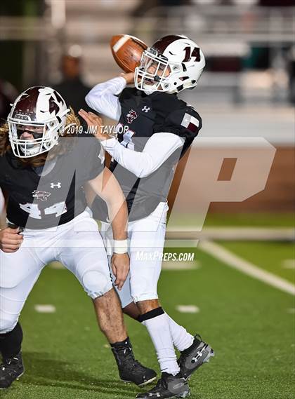 Thumbnail 2 in Chico vs Hawley (UIL 2A Bi-district) photogallery.
