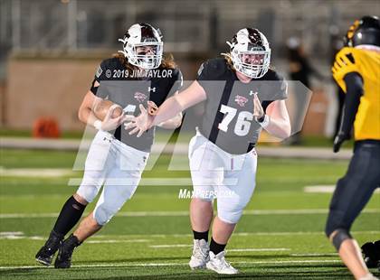 Thumbnail 2 in Chico vs Hawley (UIL 2A Bi-district) photogallery.