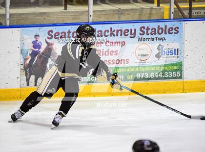 Thumbnail 2 in Paramus Catholic @ Madison photogallery.