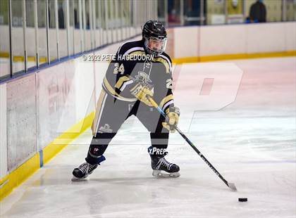 Thumbnail 3 in Paramus Catholic @ Madison photogallery.