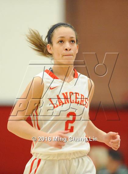 Thumbnail 2 in Orange Lutheran vs. Lakeside (CIF SoCal Regional D3 Final) photogallery.