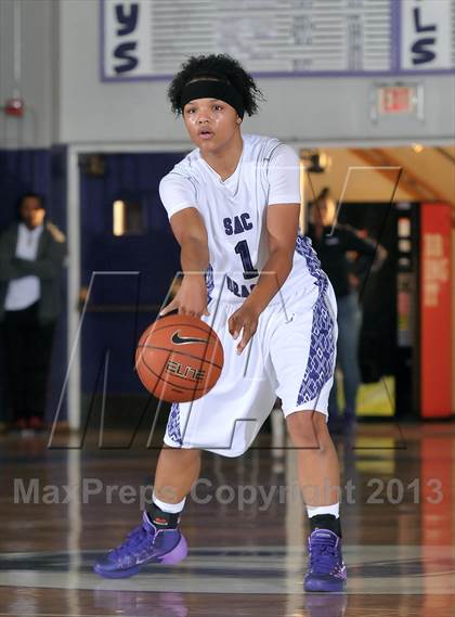 Thumbnail 3 in Sheldon vs. Sacramento (St. Hope Classic) photogallery.