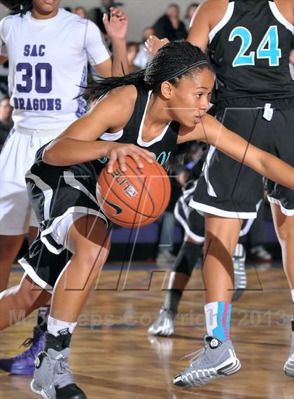 Thumbnail 1 in Sheldon vs. Sacramento (St. Hope Classic) photogallery.
